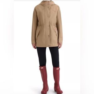 Hunter Tan Utility Rain Coat for Women  NWOT